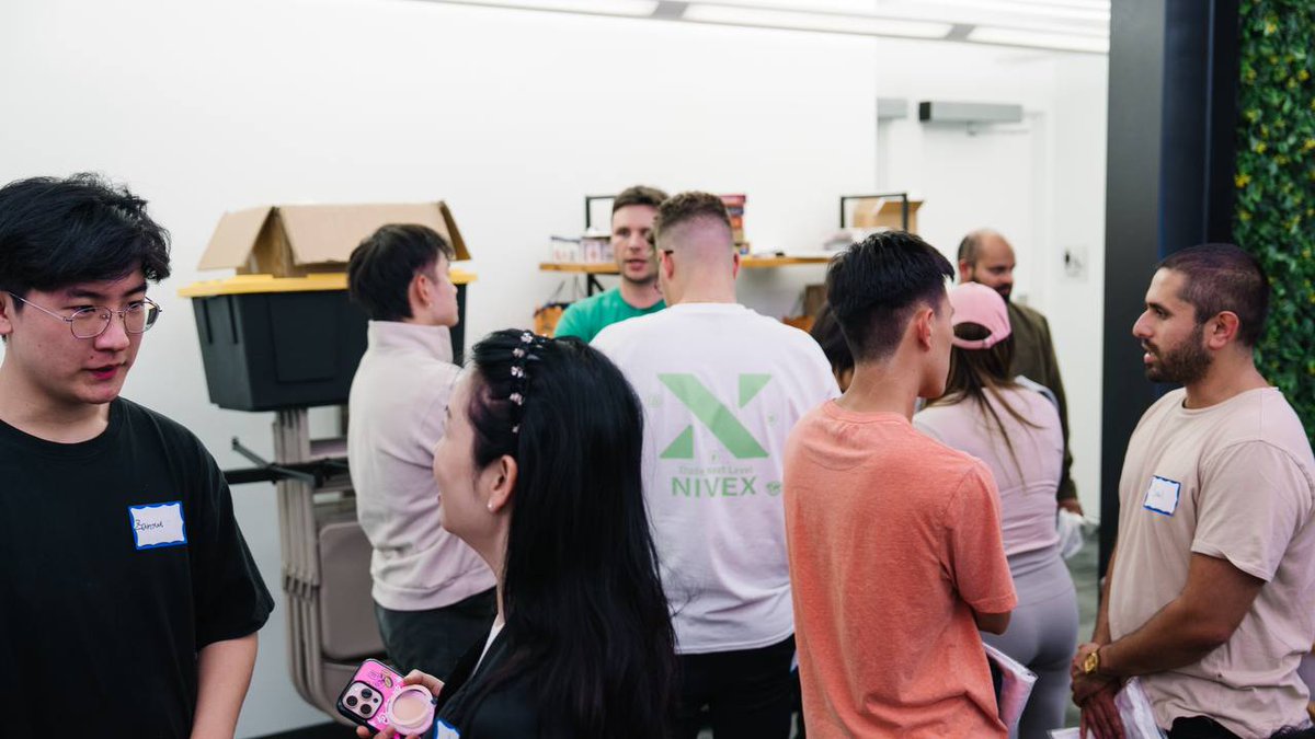nx_Labs's tweet image. 🍕 What a vibe! Pizza, panels, and passionate people — exactly the kind of energy we love.
🤝 We enjoyed the perfect mix of fun and focus at Slices & Chains — from deep AI + Web3 conversations, to spontaneous open mic pitches, and creative side chats over (very good) pizza. Yes,…