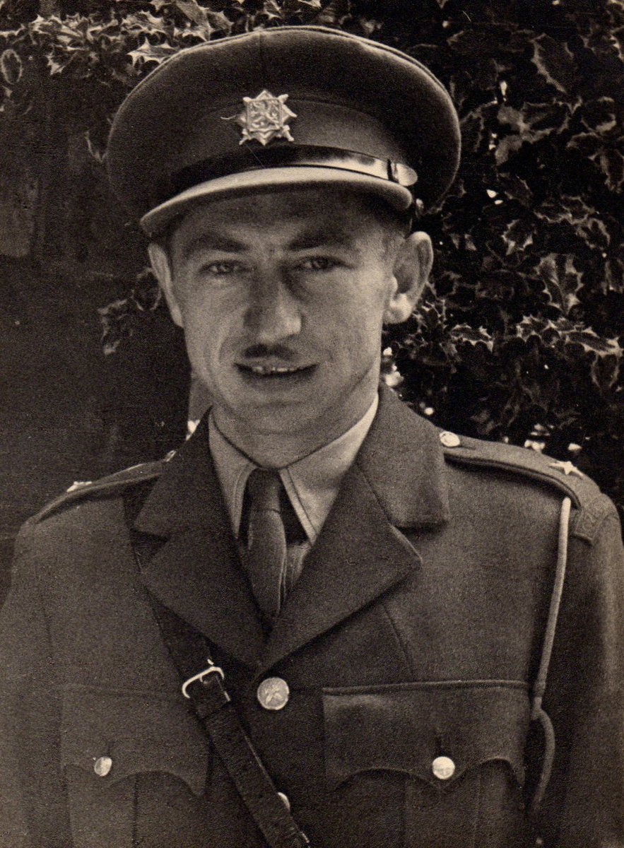 MocnyPetr62670's tweet image. František Josef Geisler: Hrdina Commandos a parašutista
Dnes, 25. července, si připomínáme narození Františka Josefa Geislera, československého vojáka a člena elitních britských Commandos, který se narodil v roce 1918 v Hall in Tirol.
Jeho příběh je ukázkou nezdolnosti a…