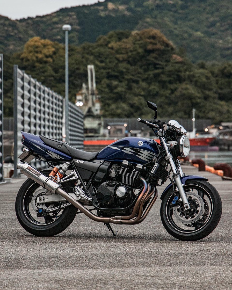r_t_r6's tweet image. 免許取って最初のバイク
XJR売りました楽しかったです