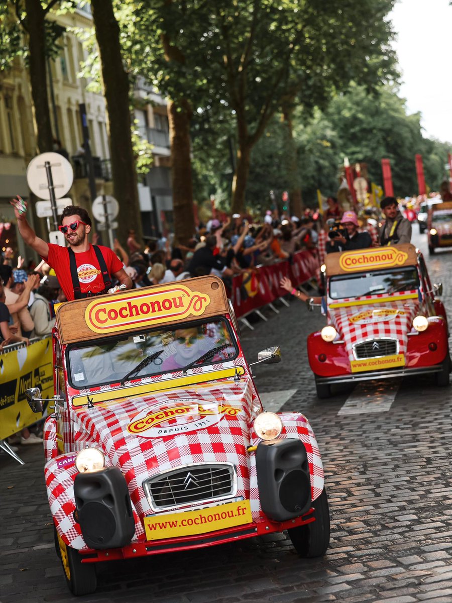 La Caravane du Tour (@caravanedutour) on Twitter photo C’est la dernière déjà ! C’est passé si vite. 🥲
On va profiter tous ensemble une dernière fois pour ce #TDF2025 ! 🥳🎉🎊
(Sans oublier que #LaCaravane continue pour le TDF femmes)
🚩Départ Mantes-la-Ville : 14h10
🏁Arrivée Paris Champs-Élysées : 17h45
📸 : A.S.O/<a href="/rom_laurent/">romainsoumis</a> C’est la dernière déjà ! C’est passé si vite. 🥲
On va profiter tous ensemble une dernière fois pour ce #TDF2025 ! 🥳🎉🎊
(Sans oublier que #LaCaravane continue pour le TDF femmes)
🚩Départ Mantes-la-Ville : 14h10
🏁Arrivée Paris Champs-Élysées : 17h45
📸 : A.S.O/<a href="/rom_laurent/">romainsoumis</a>