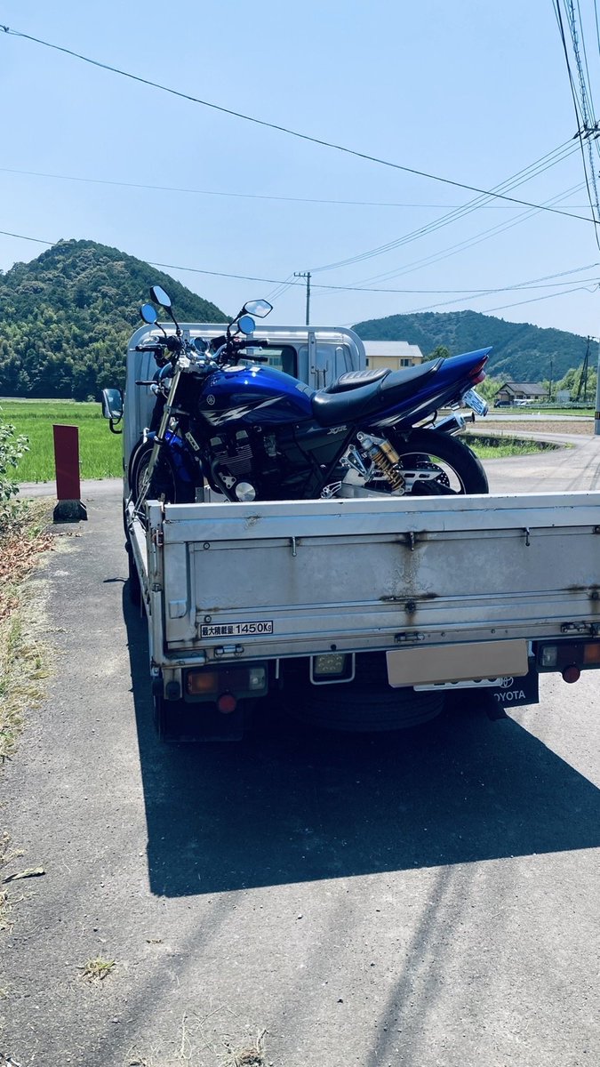 r_t_r6's tweet image. 免許取って最初のバイク
XJR売りました楽しかったです