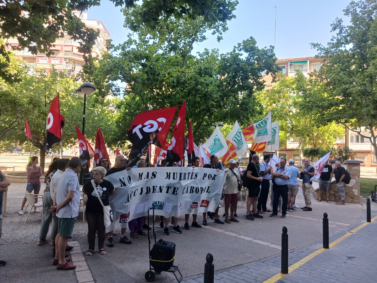 Volvemos a salir a la calle a denunciar las muertes en accidente laboral. 19 muertes en Aragón. Concentración ante <a href="/ITSS_INSPECCION/">ITSS - Inspeccion de Trabajo y Seguridad Social</a> #Zaragoza.