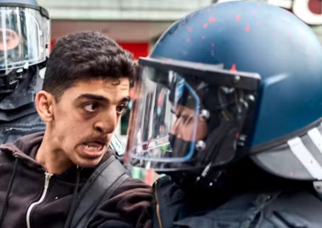 HeiLender™ (@heilenderer) on Twitter photo <a href="/berlinerzeitung/">Berliner Zeitung</a> Und immer wieder dieser Typ.
Seit Monaten.
Offenbar ohne echte Konsequenzen. <a href="/berlinerzeitung/">Berliner Zeitung</a> Und immer wieder dieser Typ.
Seit Monaten.
Offenbar ohne echte Konsequenzen.