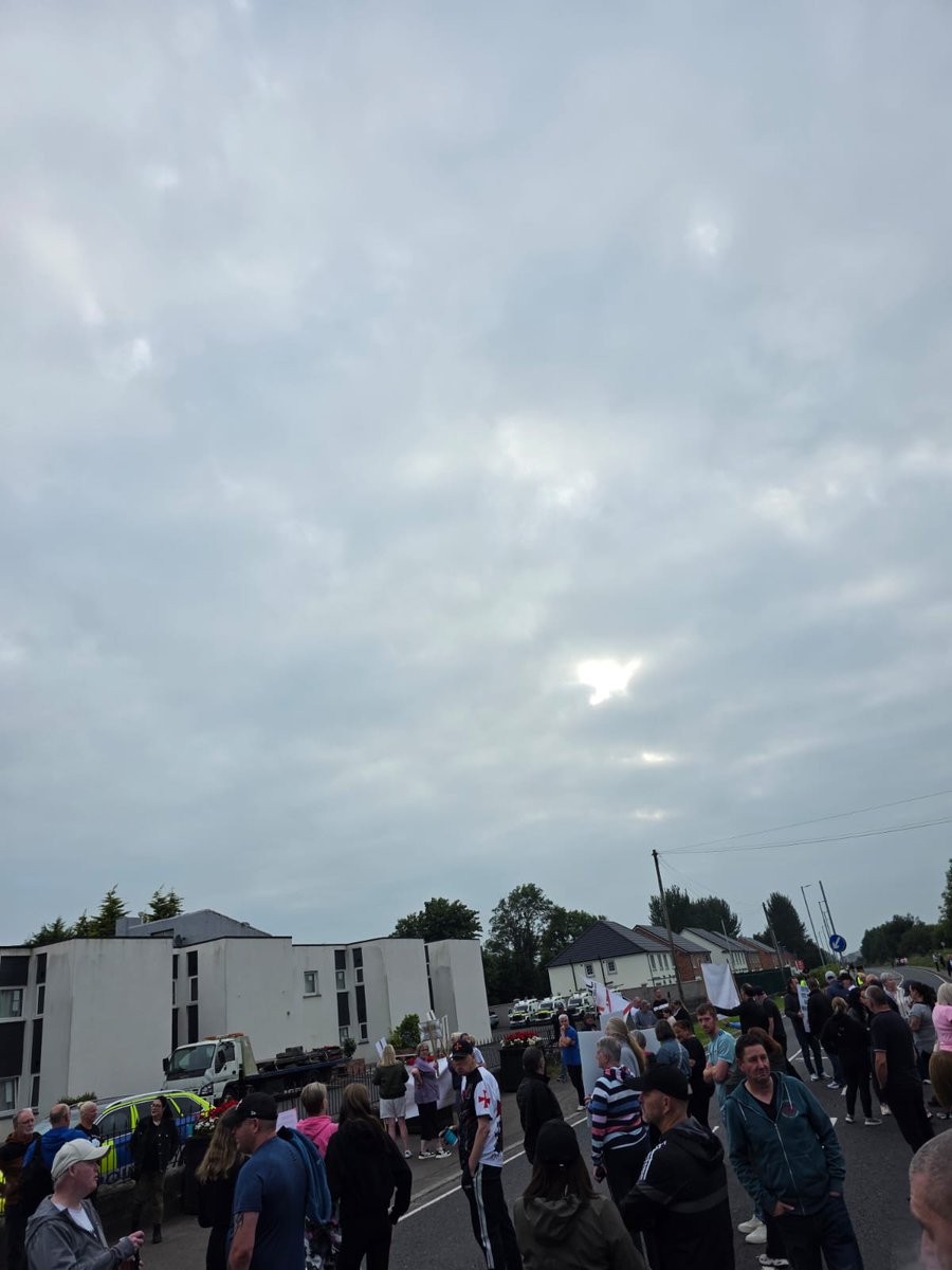 politicseu7's tweet image. Crowds of concerned citizens gather outside migrant hotel Chimney Corner to protest the continued illegal invasion of Northern Ireland 👊
The only place these unvetted illegals should be housed is a jail cell or the first return boat out
#EnoughIsEnough