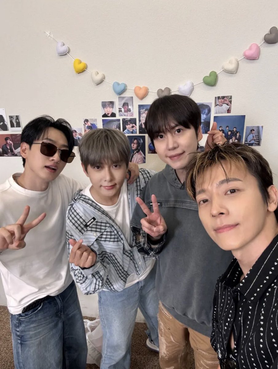 ShaleHaeHae's tweet image. Our suju maknaes Kyuhyun and Ryeowook for D&E Hey come here!
I canโt wait ๐