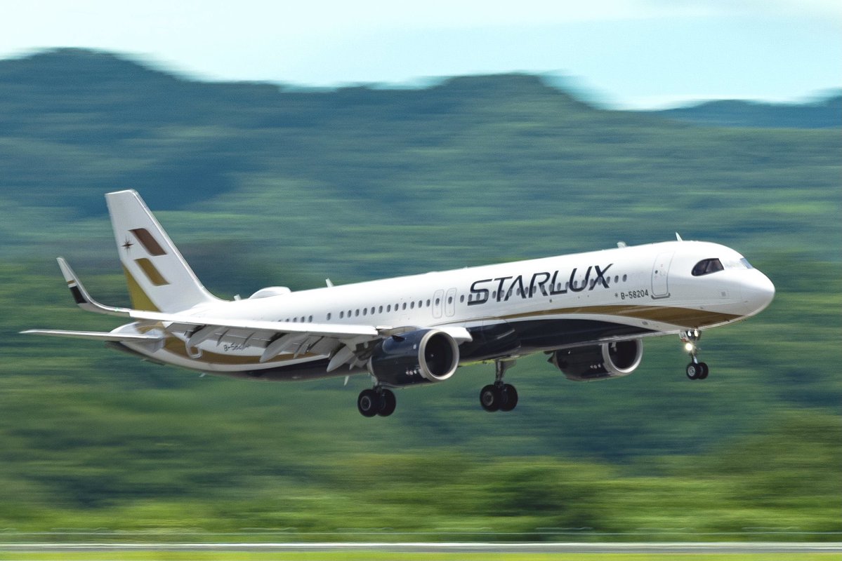 gyastro's tweet image. STARLUXの東京発ビジネス以上で予約出来るすき焼きを食べたい。
starlux-airlines.com/ja-JP/experien…
#高松空港 #starlux #飛行機 #流し撮り
#japan @starluxjapan