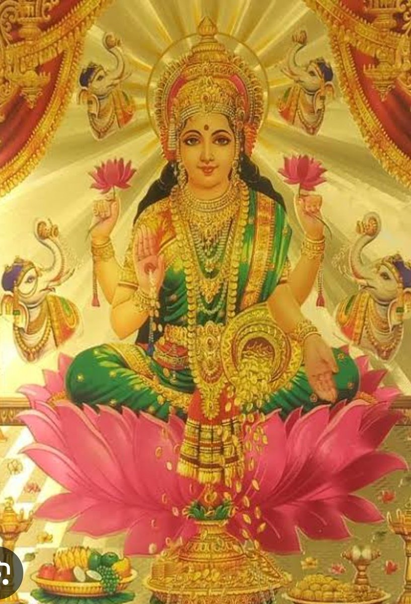Best picture of maa Lakshmi for attracting prosperity.(Dhan Lakshmi )
1) she should wear green saree
2)both the feet should be inside the lotus and not visible 
3)sitting position 
4)elephants around her 
5)kalash with gold coins falling 
Ps: ashta Lakshmi is not about money but