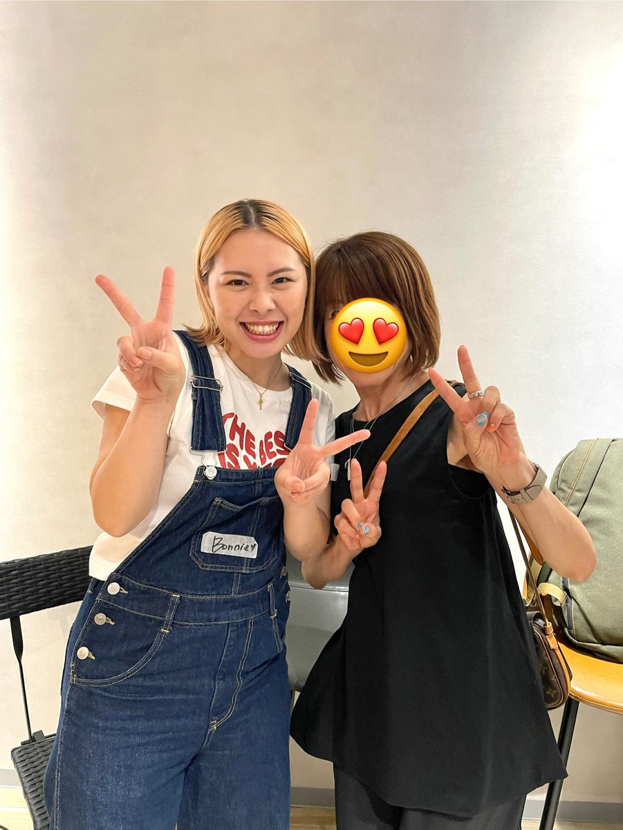 picarinblog1's tweet photo. ELSA ✖️LanCulの国際交流パーティーに��加しました〜！
ELSAはアプリだけど、朝活でお馴染みのボニーちゃんに会えて感激✨LanCulの外国人講師や参加者と飲み物片手に英語が話せて楽しかった😀
英語に対するモチベアップ⤴️
#ELSA  #ボニーちゃん https://t.co/v3VfCc4Dek