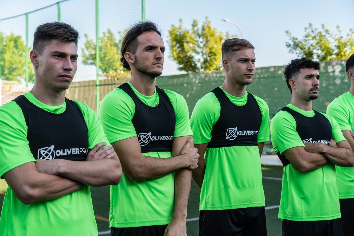 ¡Llegó el ansiado día! 😍👏🏼
Primer entrenamiento con nuestra plantilla y cuerpo técnico completado ✅ 💚

Un día muy especial de bienvenidas, encuentros y vueltas 😍 

¡Esto arranca ya! Empezamos nuestra aventura en 2RFEF

#quintanardelrey #vamosquintanar #2RFEF