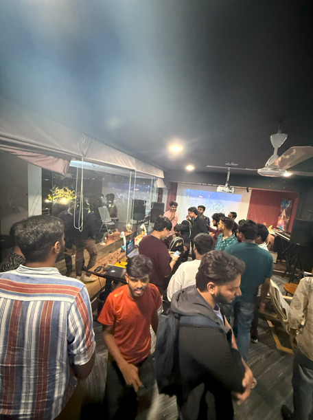 CatoffGaming's tweet image. CATOFF VALORANT TOURNAMENT WAS WILD! 🎯
Here are some highlights from our recently held Valorant tournament at the Zo House!
Massive shoutouts to everyone who pulled through and made this night unforgettable. From shot calls left and right to predictions through the roof 🔥