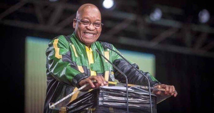 General_Luddz's tweet image. Last Season we Made R300 Million in tournament Parcipation only
We are yet to touch
Rocnations-R90 Million
Redbull- R60 Million
Ubuntu Botho-R200 Million
Huawei- R120 Million
Cherry - R110 Million
EA Sports- R40 Million
BioGen- R45 Million
People are still going to tag FIFA😭