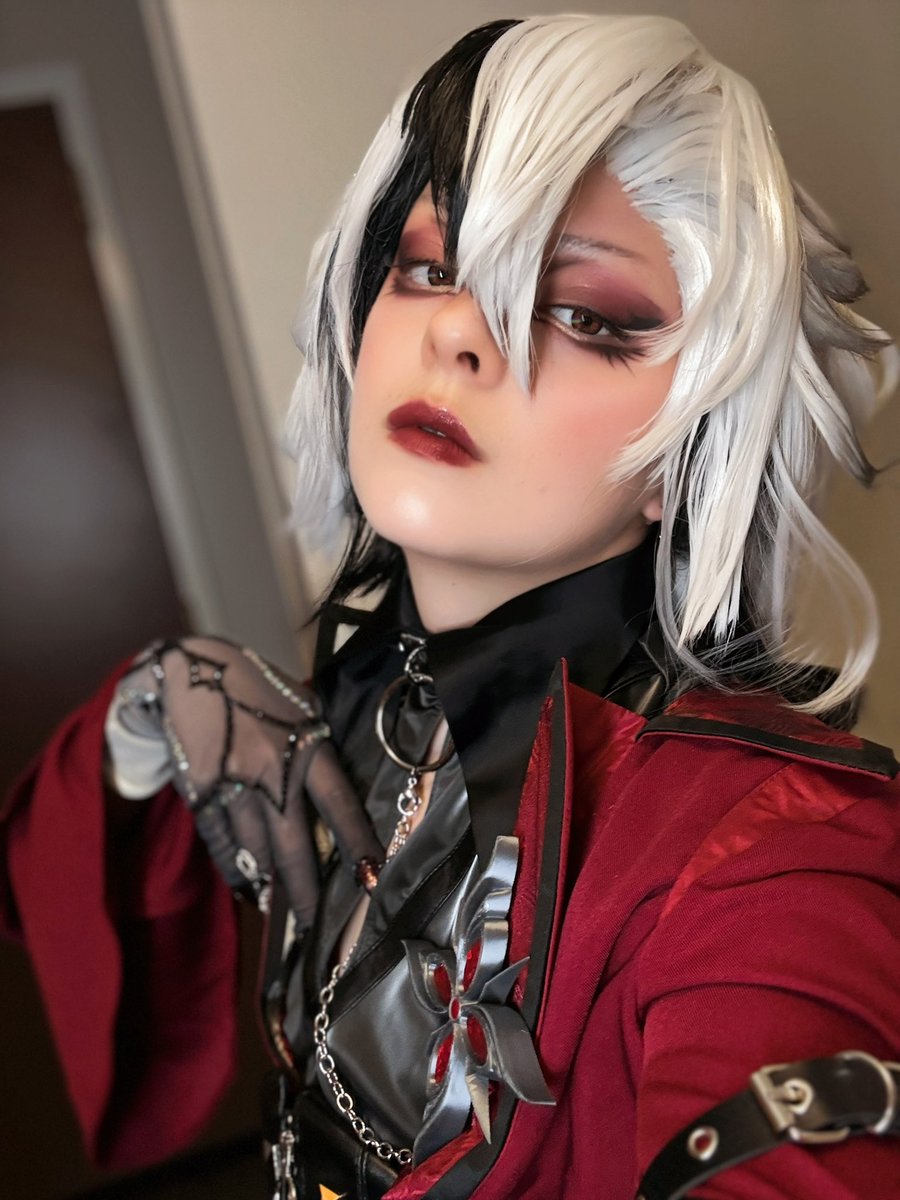 creativelea2's tweet photo. Arlecchino cosplay ❤️🖤🤍

#Arlecchino #arlecchinocosplay #genshincosplay #arlecchinogenshin #genshinimpact https://t.co/7JNRZ1CyPZ