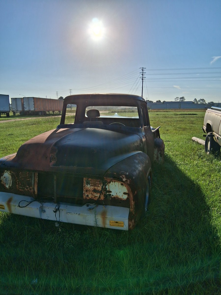 JusJae_79's tweet image. Country Mornings !! #sunrise #countrygirl #oldtrucks #photograghy