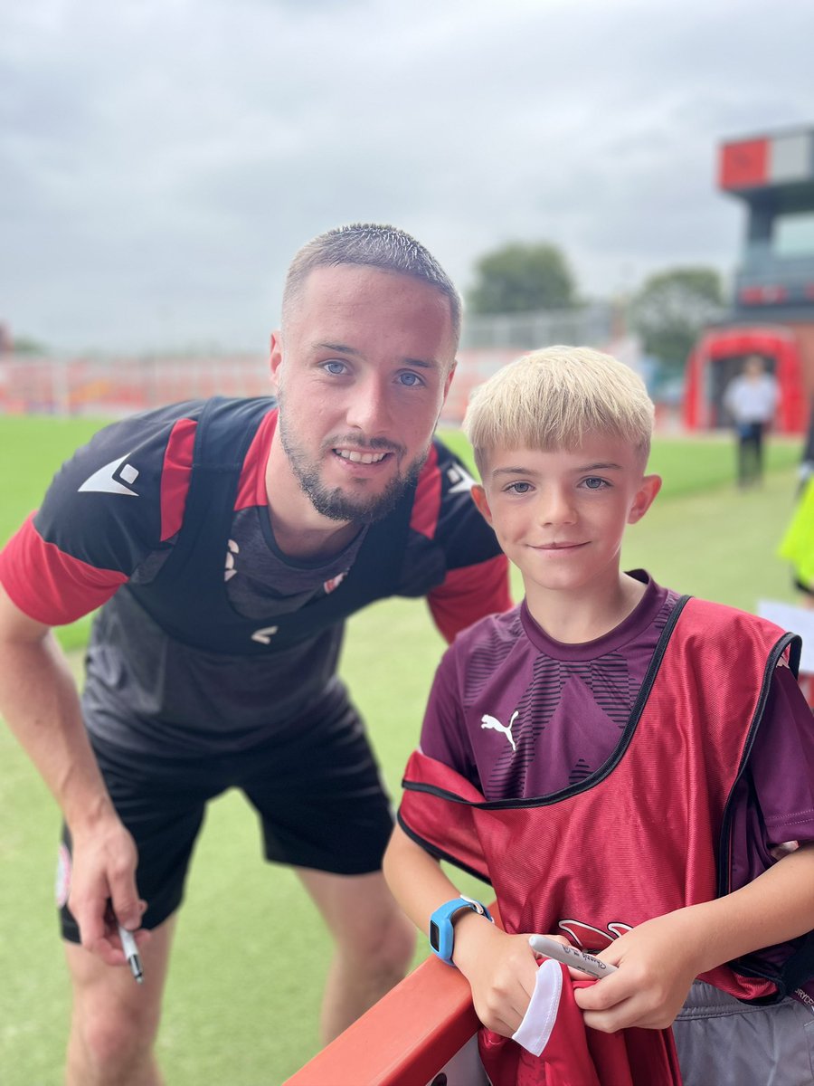 ASFCcommunity's tweet image. Our @KelloggsUKI Football Camp and Holiday Camp kids had a brilliant time at today’s @ASFCofficial open training session!
Huge thanks to the players for being absolute stars with the children – as always, you were class ❤️⚽
Kellogg's UK & Ireland @efl #KelloggsFootballCamps