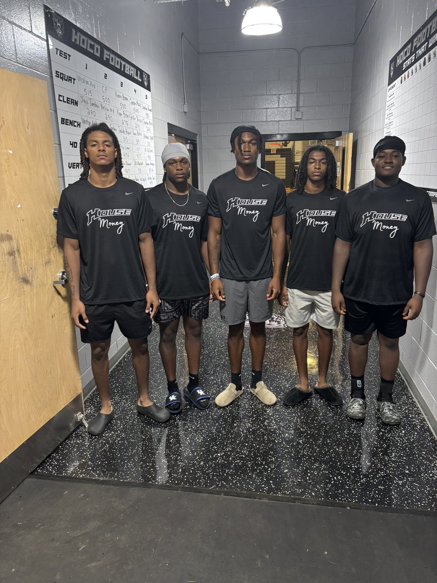 BearDownHOCO's tweet image. Finished off Summer with our “56” 4 quarters and a gift of appreciation! #HouseMoneyMindset