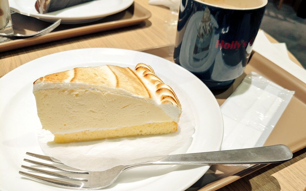 machiyon2's tweet image. レモンヨーグルトケーキ🍋おしいっ！（レモンパイはなかった）