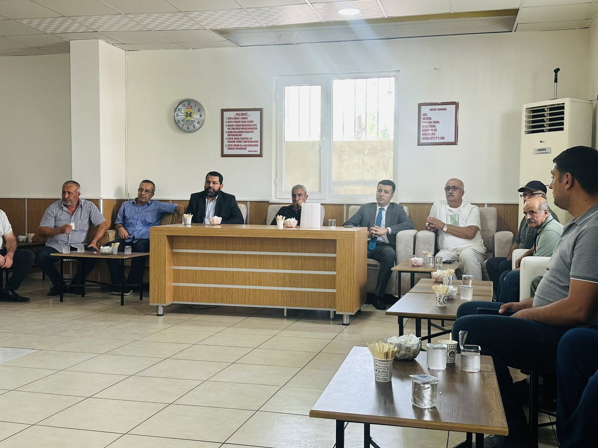 Kaymakamımız Sayın Necdet ÖZDEMİR; vefat eden Çelebi Eser Ortaokulu Müdür Yardımcısı Gülşen İPTAŞ’ın ailesine taziye ziyaretinde bulundu.
Merhumeye Allah’tan rahmet, yakınlarına başsağlığı ve sabırlar dileriz.
#Bağlar #Diyarbakır