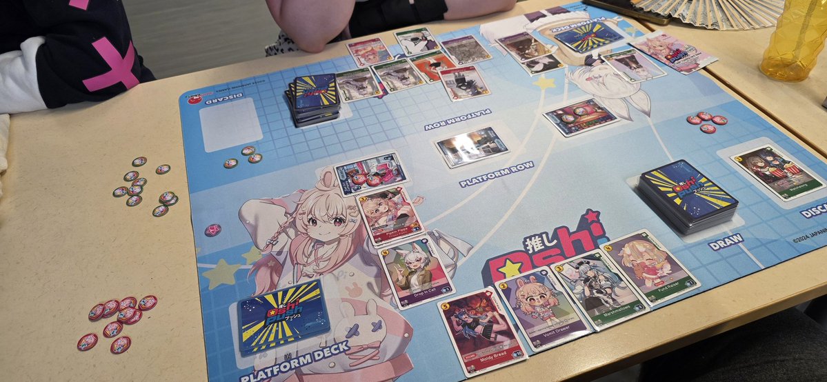 WeissAndChill's tweet image. Demonstrating more TCGs today, including @OshiPushGame and @hololive_OCG_EN at @VtuberValhalla at @narcon!!

Has been amazing meeting and teaching so many people how to play! One more day tomorrow!

#hOCGEN #hOCG #OshiPush