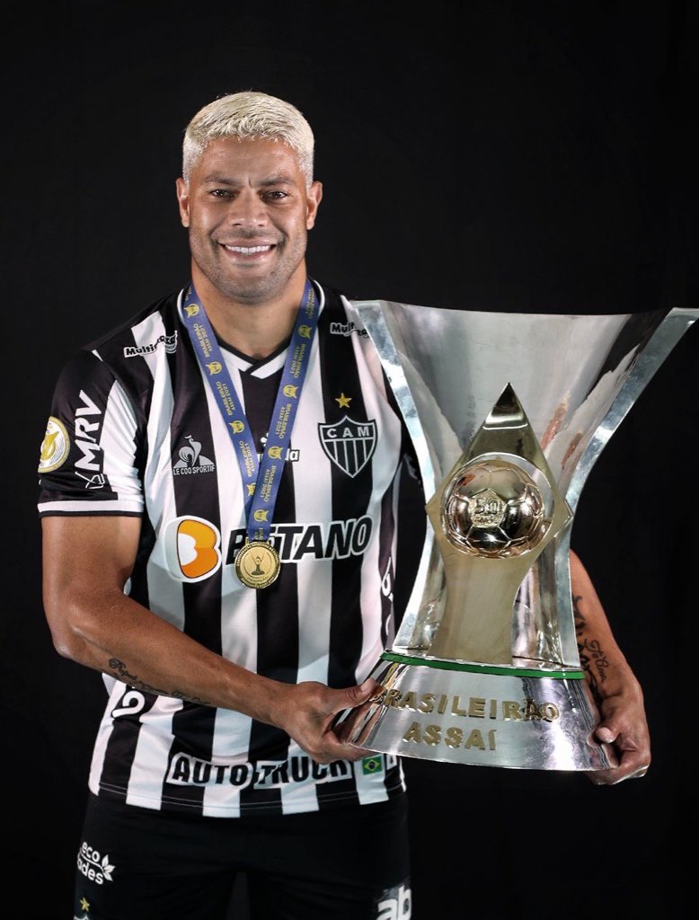 OledoCam's tweet image. HULK é o nome que o atleticano fala com orgulho. É força, é entrega, é história! Parabéns, ídolo! 🐔🔥