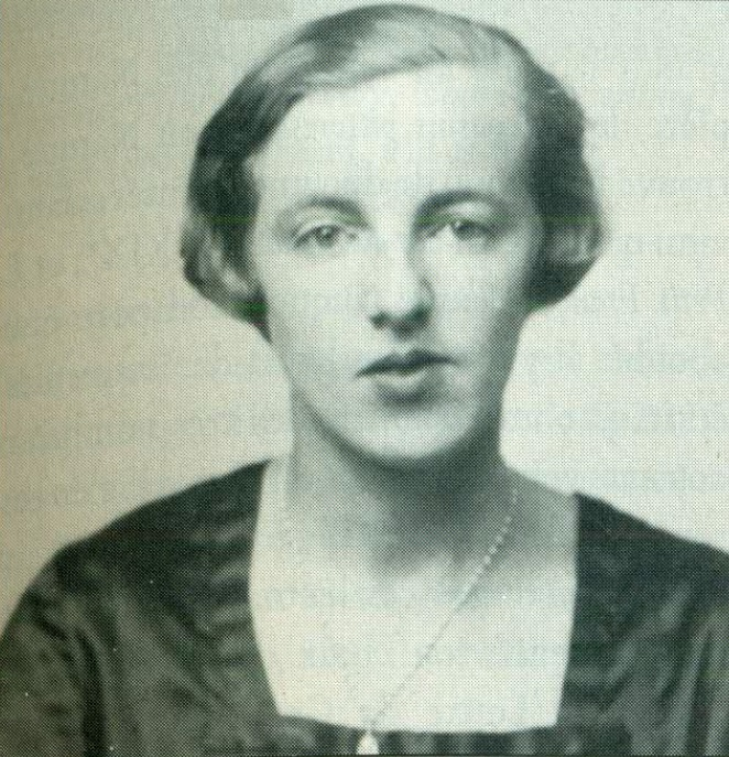Vanguard_WW2's tweet image. 🇫🇷
Jacqueline Grüner wrote children's books before the war under the pen name of Nanine or Maryse Willm, an activity that she began in Paris as a high school girl, writing tales for her two youngest siblings.
After losing her mother in 1943, Jacqueline was introduced into the…