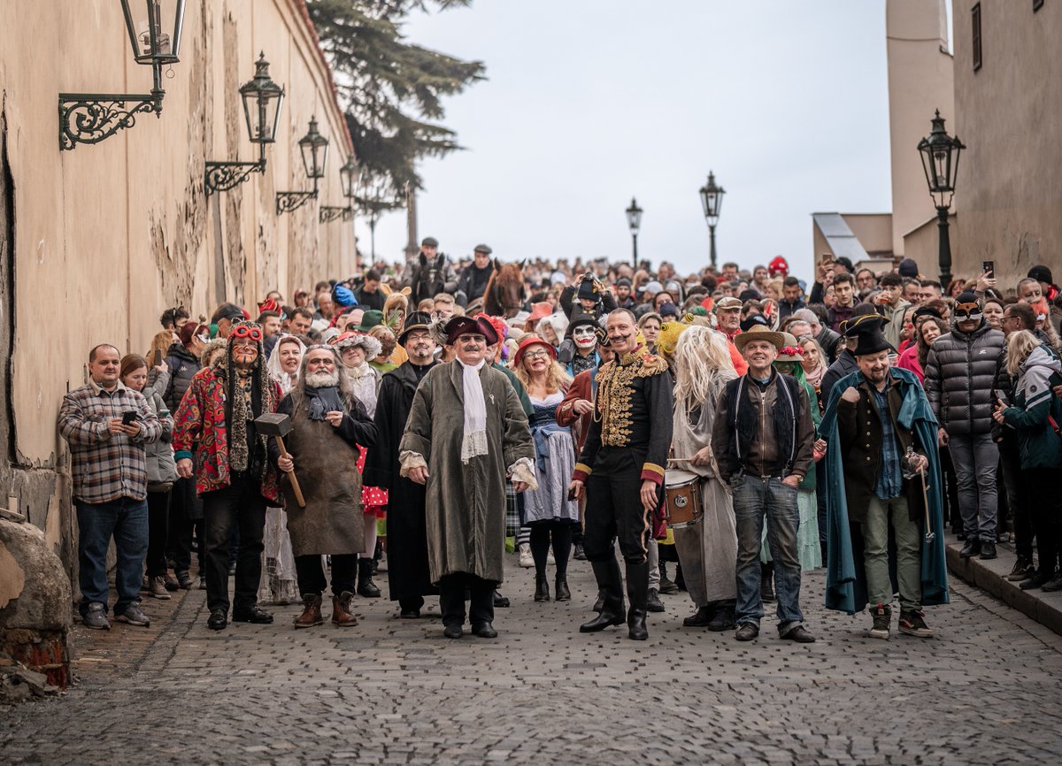 🥇 It’s official!  
🇨🇿 We scored the highest for our "self-defeating humour, a potent mix of self-deprecation, razor-sharp irony, &amp; expertly wielded sarcasm," a survey by Remitly says.
Any better reason for visiting Prague? First come, first serve... 😍
👉 bit.ly/world-funniest…