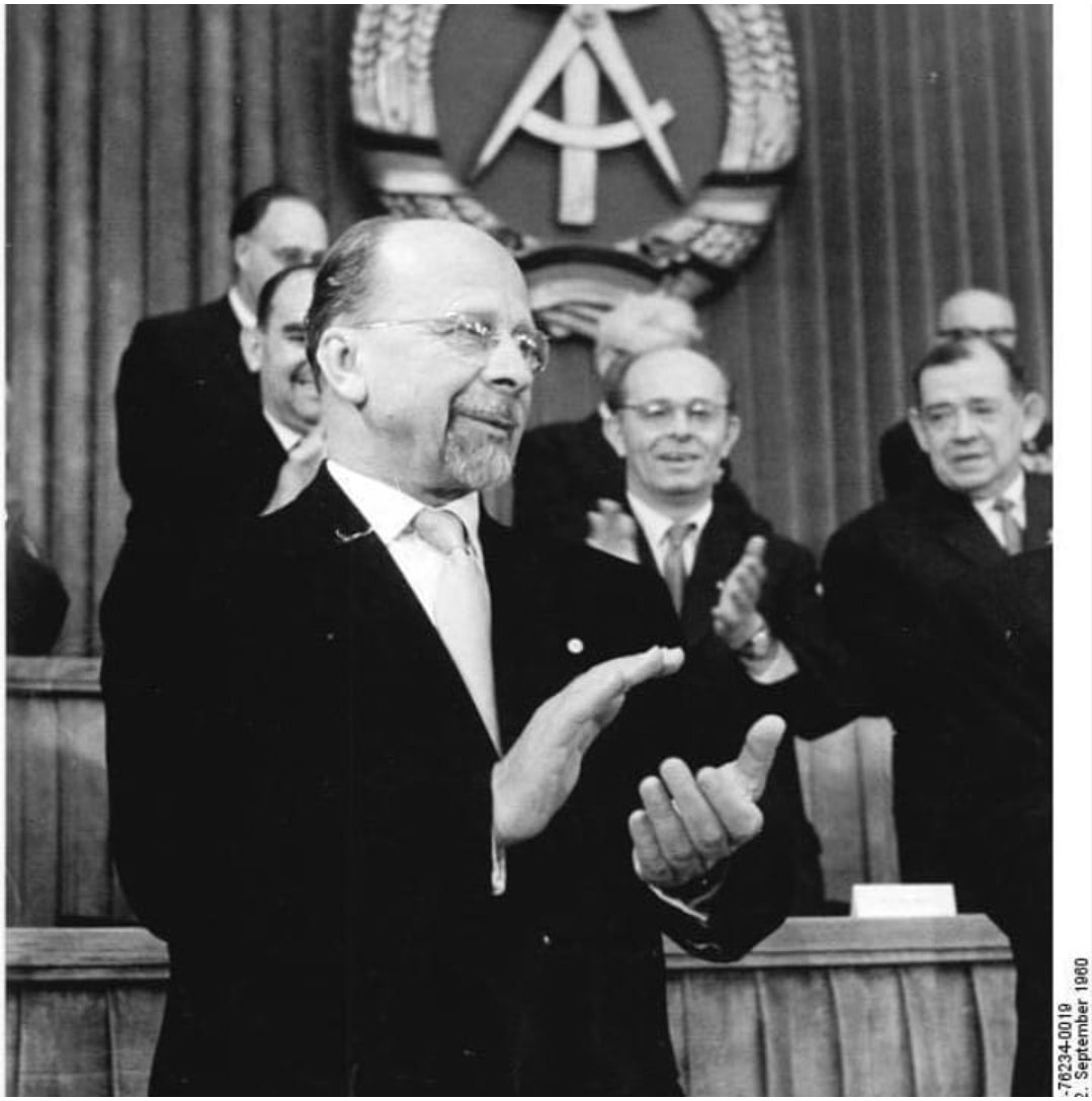 RedPlaneta2's tweet image. #TalDíaComoHoy de 1959 Walter Ulbricht fue nombrado primer secretario del Partido Socialista Unificado de Alemania (SED).