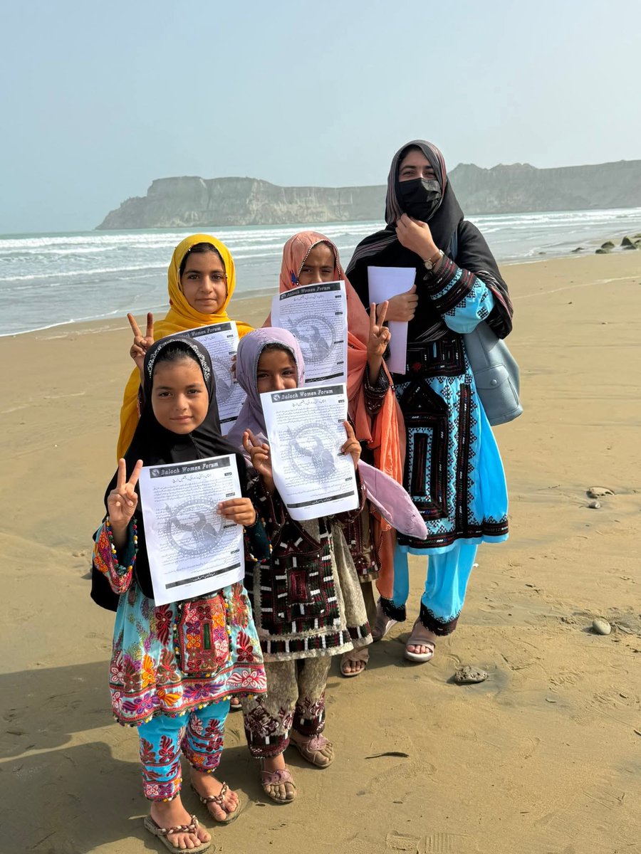 NabeelBaluch_'s tweet image. Dr.Shalee, the central organiser of @BalochWF, has been arrested along with her colleagues from Surbandan, #Gwadar. This is yet another attempt to silence peaceful voices. She was actively campaigning for a one-day conference in #Gwadar.