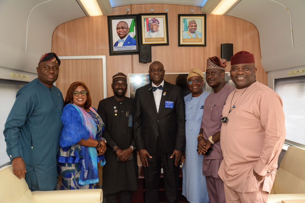 DrKayodeOpeifa's tweet image. Rotary District Governor Applauds @info_NRC Reforms, @DrKayodeOpeifa Pledges Partnership and Support for Rotary

The District Governor of Rotary International, District 9110, Rotarian Adedoyin Lanre, has lauded the transformation of the Nigerian Railway Corporation and train…