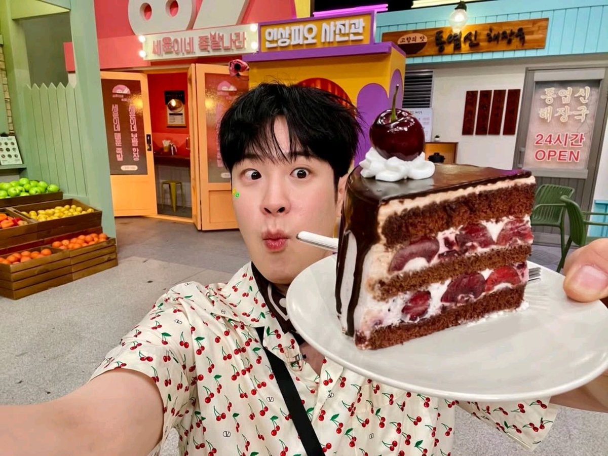 PYOO2O2's tweet image. 이거랑 같이 보면 더 귀엽긔 .. 신난 체리뽀이 🍒