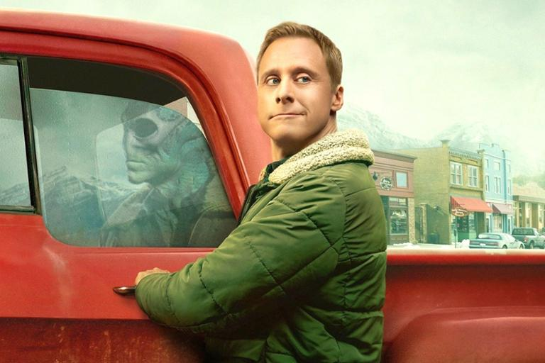 Die Serie „Resident Alien“, die ursprünglich auf Syfy startete und später zu USA Network wechselte, um ein größeres Publikum zu erreichen, wird nach der vierten Staffel abgesetzt. Diese Entscheidung fällt trotz der positiven Resonanz und der guten Kritiken.