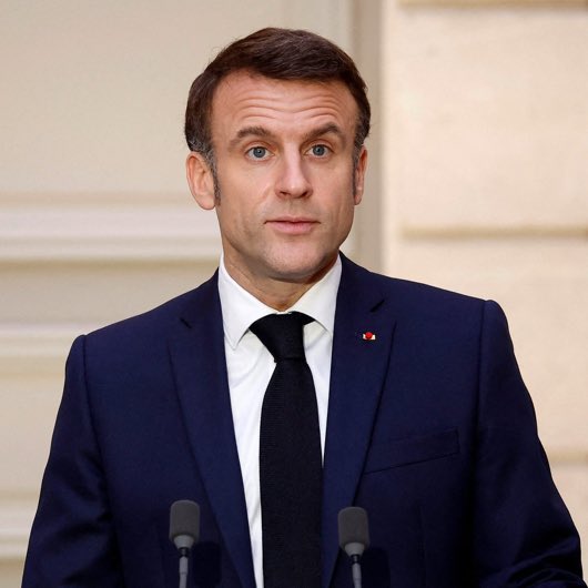 Elena81353537's tweet image. #Macron dichiara che vuole riconoscere lo Stato della Palestina...la #Meloni serva degli USA chiacchiera a vuoto.