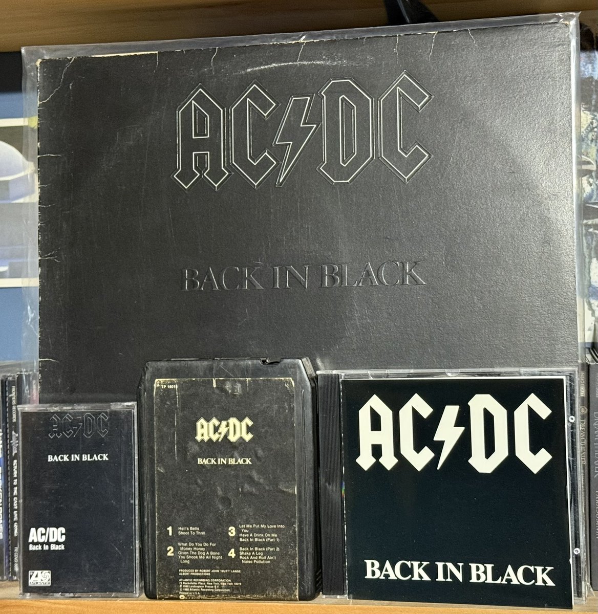 TimsVinyl's tweet image. Released on this date in 1980. This will be today’s An Album in Review
youtube.com/@timsvinylconf…