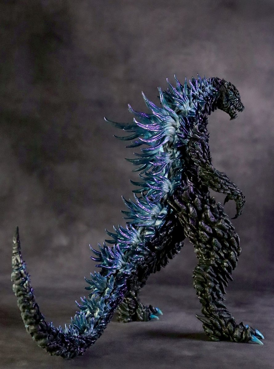 ワンフェス新作
ゴジラのオリジナルアレンジverのレジンキットを発売いたします。全長約28cm 価格は40000円
ゴジラになりつつある者の痛みや苦しみを自分なりに表現しました。

塗装　さるタジラ(<a href="/sarutajira/">さるタジラ</a>)
#WF2025S 
#ゴジラ