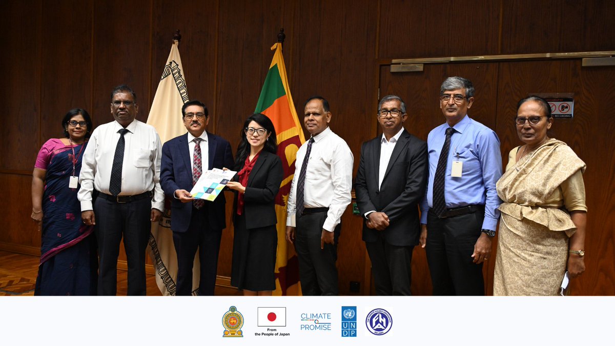 UNDPSriLanka's tweet image. In collaboration with the Finance Houses Association (FHA), @UNDP #lka, handed over a study report on the leasing industry in Sri Lanka to the Central Bank of Sri Lanka @CBSL.

The meeting was chaired by the Hon. Dr. P. Nandalal Weerasinghe, Governor of the Central Bank and Ms.…