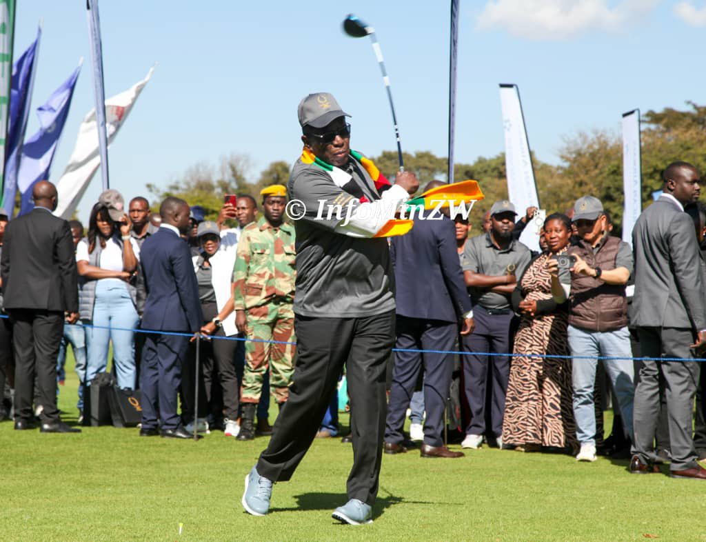 nickmangwana's tweet image. President Mnangagwa's #TeamED won the golf putt- out challenge against #TeamMhofu.