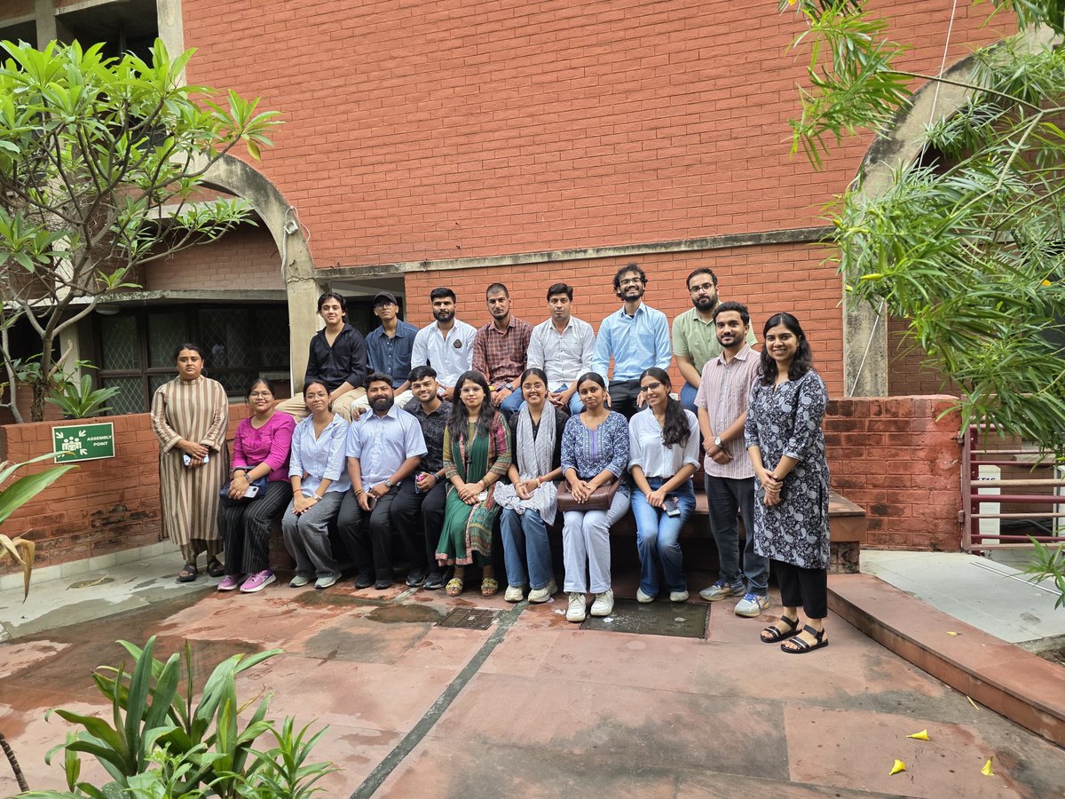 Prajafoundation's tweet image. On 23.07.25, the Praja Foundation team in Delhi visited the WRI India office for a capacity-building session focused on key urban issues. The session covered critical aspects of road safety standards, road geometry design, and the ongoing air pollution challenges faced by Delhi.