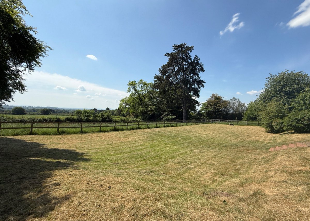 NigelQuashie1's tweet image. You can’t control everything but you can control your boundaries 🏠 🧠 🌳🔒 #MentalHealthMatters #mentalpeace