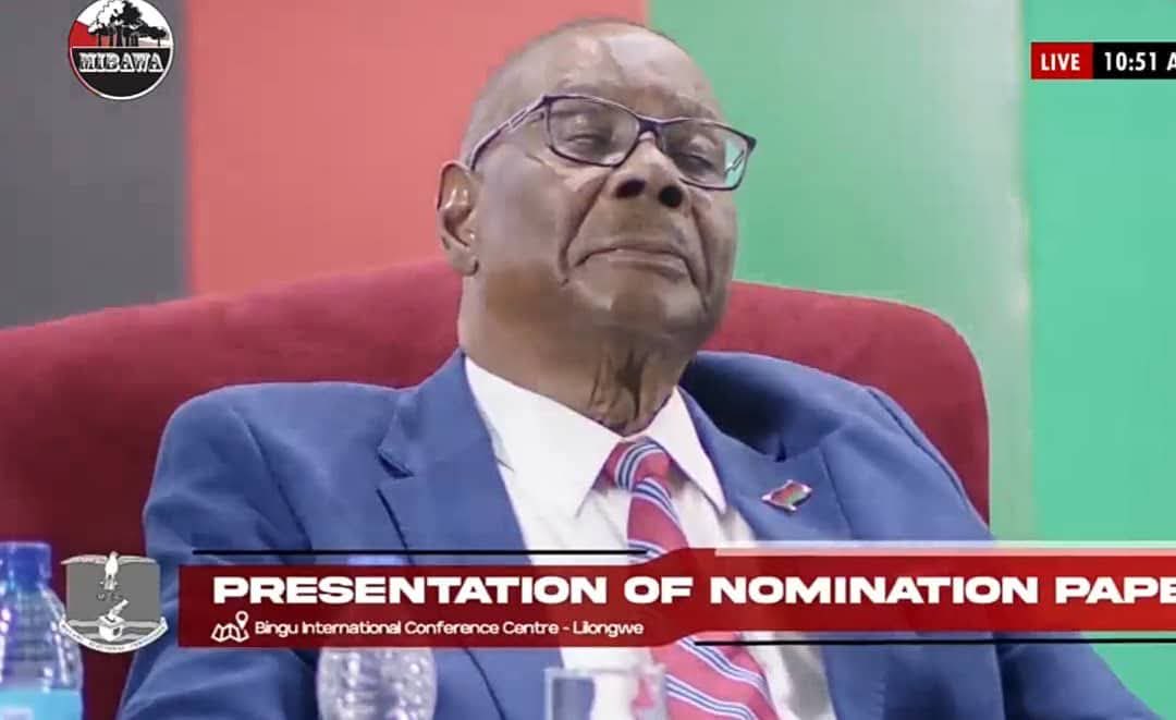 obeyshava1's tweet image. This is 85 year old grandpa Mutharika during presentation of nomination papers for presidential candidates. His dream is to take Malawi to the next ‘level’. No one is ready to talk about that ‘level’.
We must have a serious conversation as Africans…