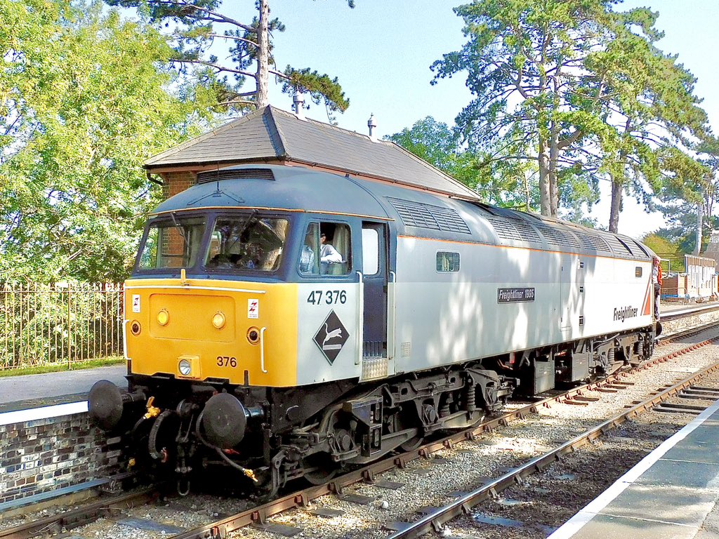 #FortySevenFriday 47376 ‘Freightliner 1995’ runs round it’s train at Broadway during day 1 of the <a href="/GWSR/">Gloucestershire Warwickshire Railway</a> <a href="/GWSRDiesels/">GWSR Diesels</a> diesel gala !