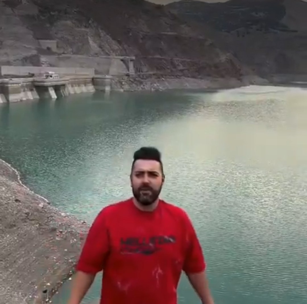 Whiteswanap1's tweet image. نمیدونم چندمین بار در تاریخه که آب رو به روی شیعیان میبندن ولی اولین بار سال ۶۱هجری سپاه یزید لعنتالله این جنایت رو انجام داد.
پ.ن: آب پشت سد کرج و لتیان، اول مرداد
