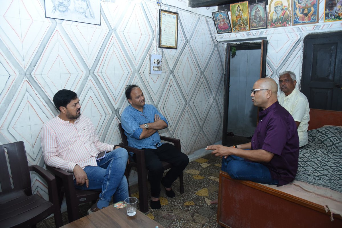 दोंदेकला सरपंच श्री अरविंद ठाकुर के पिताजी स्व. श्री रामगोपाल सिंह ठाकुर जी के वार्षिक श्राद्ध कार्यक्रम में शामिल हुआ और पुण्यात्मा को श्रद्धा सुमन अर्पित किए।