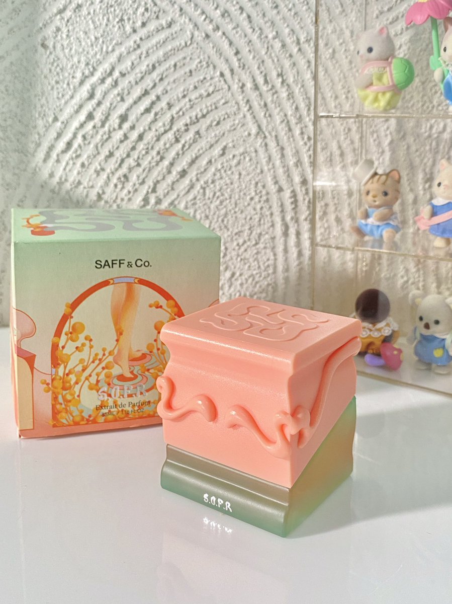 reviewbylia's tweet photo. Nahlohhh @saffnco punya perfume baru namanya S.O.F.R yg katanya ‘adiknya’ S.O.T.B nihh 🤭

Ibaratnya doi ini SOTB versi lebih soft &amp; kalem, wanginya ngasih vibes summer holiday yg refreshing but also warm at the same time 😔✨ https://t.co/zAyf4qhCbv