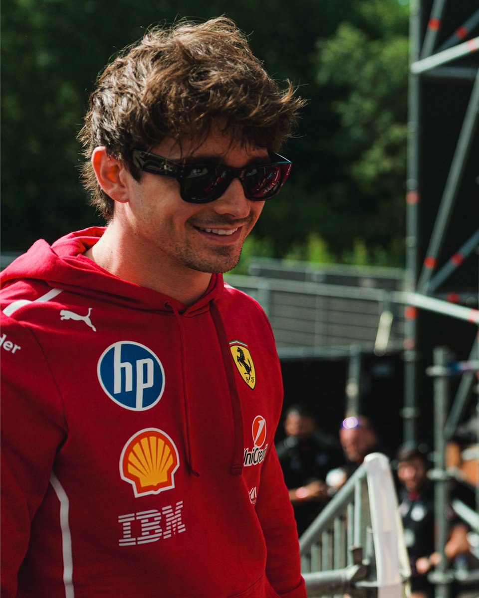 ScuderiaFerrari's tweet image. Some stage presence 👏