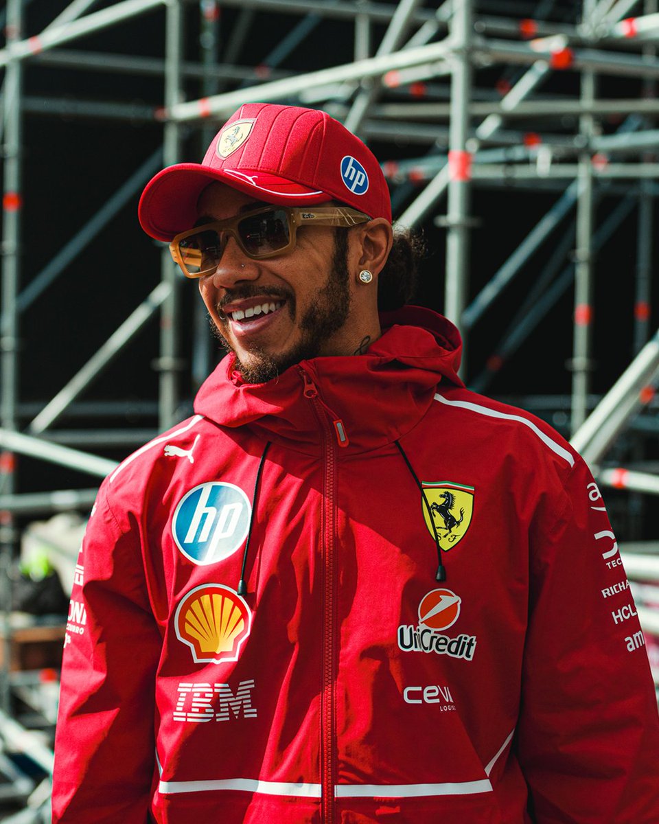 ScuderiaFerrari's tweet image. Some stage presence 👏