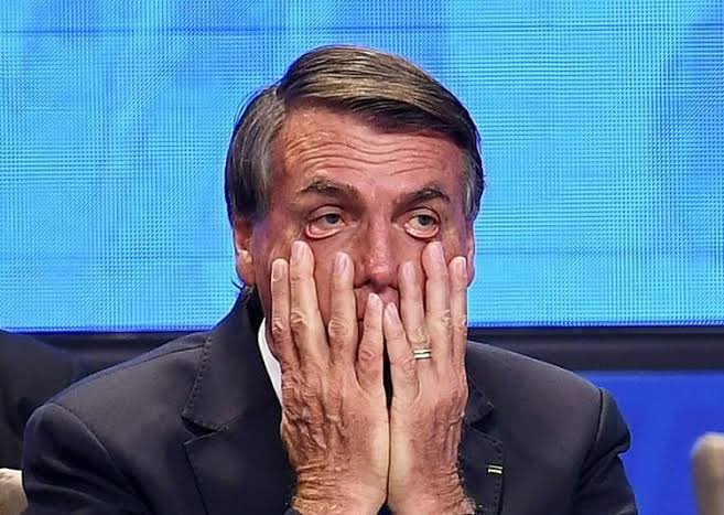 lohannaf's tweet image. Bolsonaro disse que “pintou um clima” com meninas venezuelanas e acabou de pintar um boleto de 150 mil para ele pagar por danos morais coletivos.
🤨Ouviram algo da turma dos “defensores das crianças”?
Aqui em MG continuam quietinhos.
