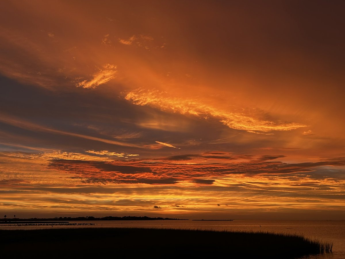 StormChaserHTX's tweet image. Yesterday sunset over Crystal Beach Texas. Today Friday storms move in.
@ABC13Elita
@TxStormChasers @spann @NWSHouston
#houwx #htx #TXWX #hounews