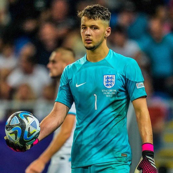 James Trafford in the Championship last season:  

◉ Most clean sheets (29) 
◉ Most goals prevented (12.8) 
◉ Best save success rate (84.6%)

Welcome back home King 🔥🔥