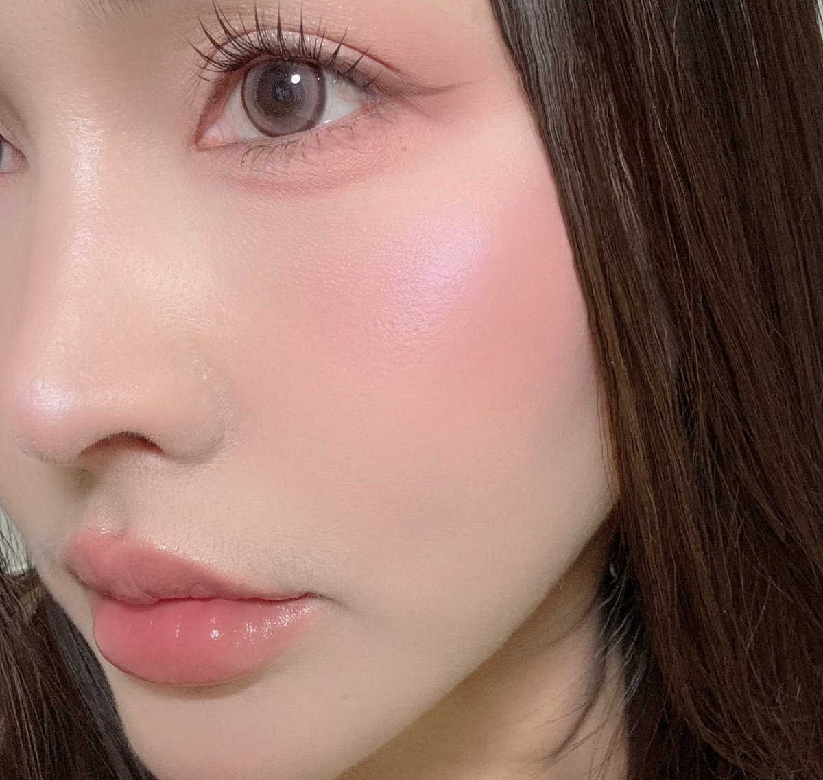 ซื้อลิป แถม บลัช โครตตตคุ้มมมม✅✅

ป้ายยาคู่นี้น่ารักมากกก ลิปสี12 Veiled Rose ชมพูตุ่นน คู่บลัช สี S02 Lychee Chip ✨🫶🏻💗