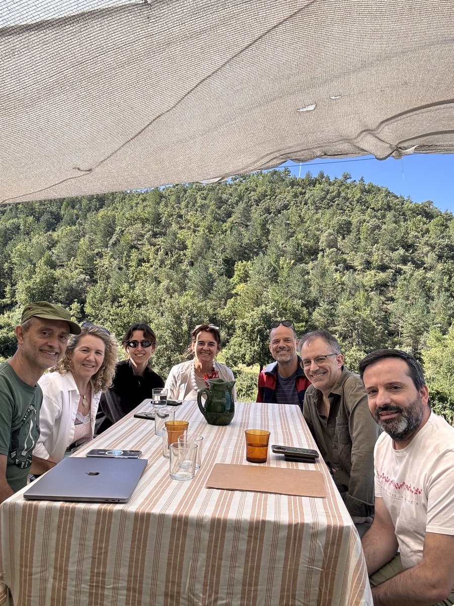 Vector_5's tweet image. Trobada anual #Vector5 en un entorn idíl·lic #CanManyaques: parlem d’estratègia, de missió…i sobre tot moment relacional, tan important per a les organitzacions