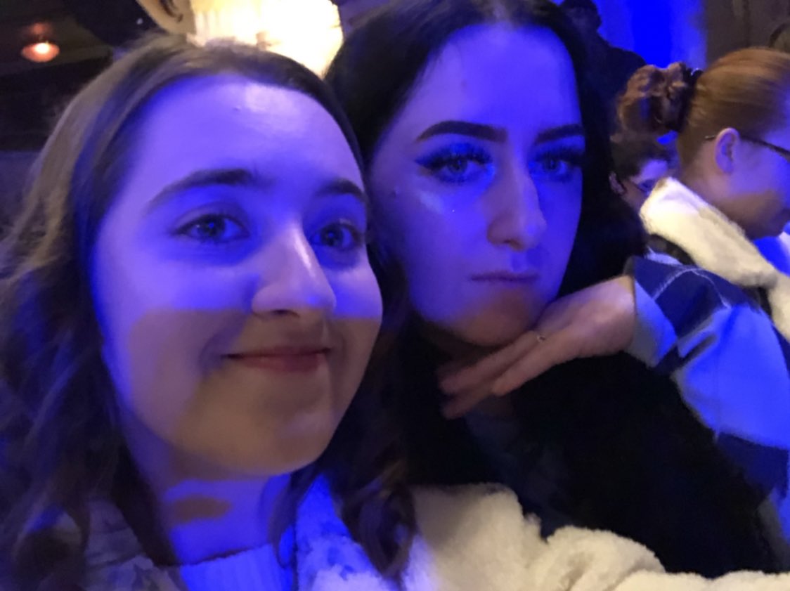 CHECKEREDLESTER's tweet image. happy birthday @ megadilfLAUREN from your first phannie friend 🥺💕 i’m so glad you joined twitter that week and i’m so glad we met, we’ve had so many fun memories and i can’t wait to make more!! 💖🎈🎁 @megadilflester